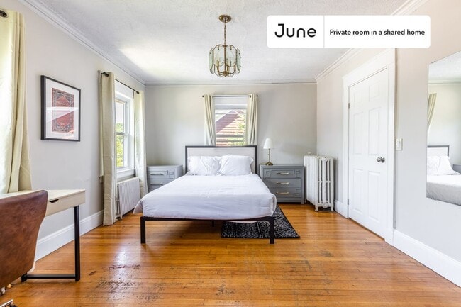 Private bedroom in 9 bed/2 bath Home in Boston, MA - Building Photo - Building Photo