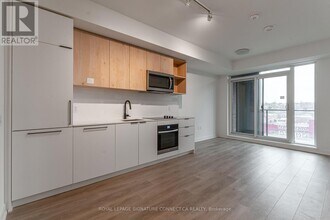 1185 Dupont St in Toronto, ON - Building Photo - Building Photo