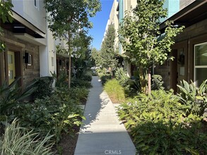 945 E Mason Ln in Anaheim, CA - Building Photo - Building Photo