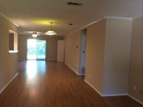 2030 Encino Cir in Austin, TX - Building Photo - Building Photo