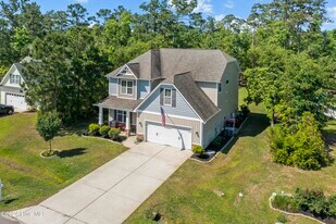 415 Mae Dr in Hampstead, NC - Foto de edificio - Building Photo