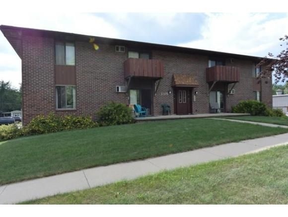1315 Vandenbroek Rd in Little Chute, WI - Foto de edificio - Building Photo