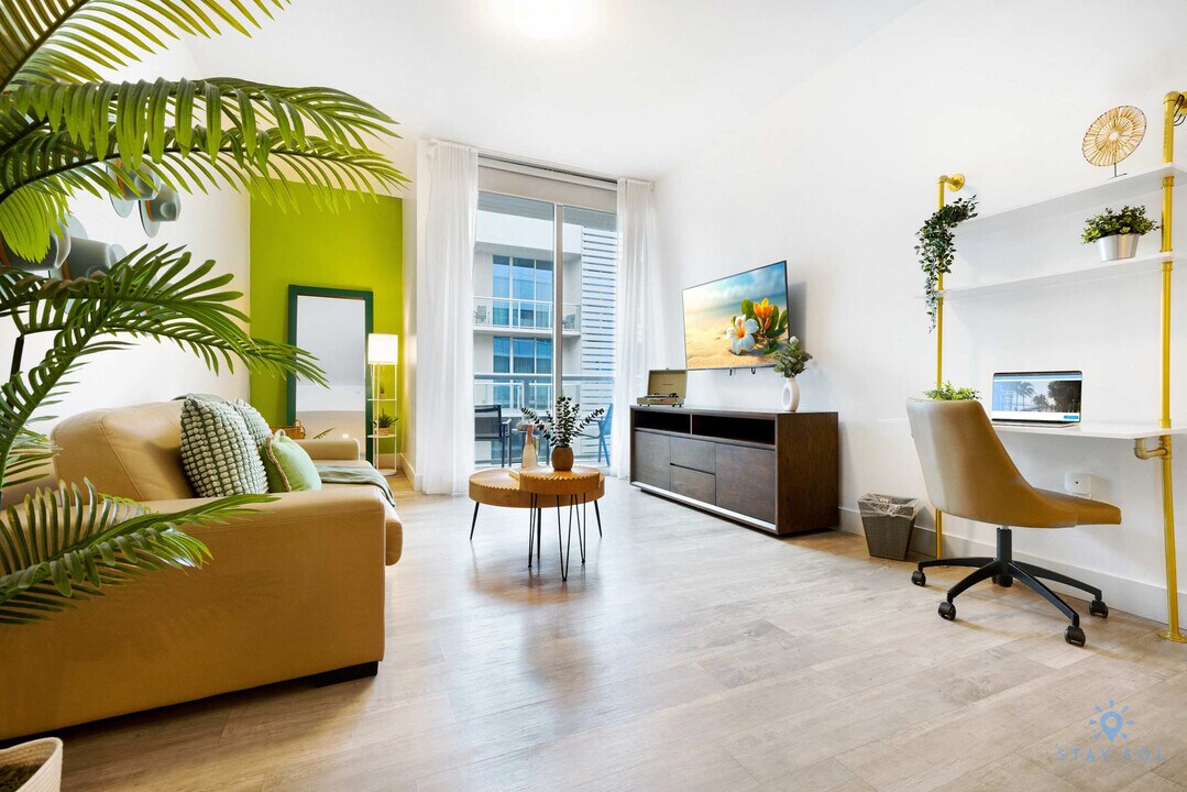 777 N Ocean Dr in Hollywood, FL - Building Photo