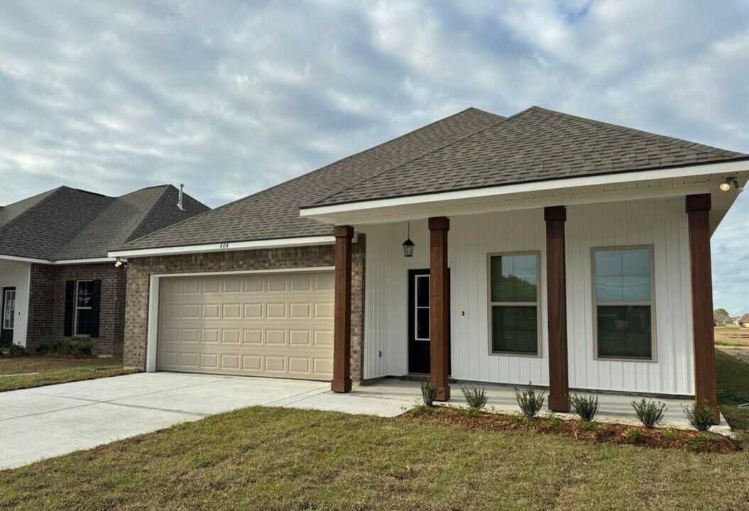 404 Weaver Way in Maurice, LA - Building Photo