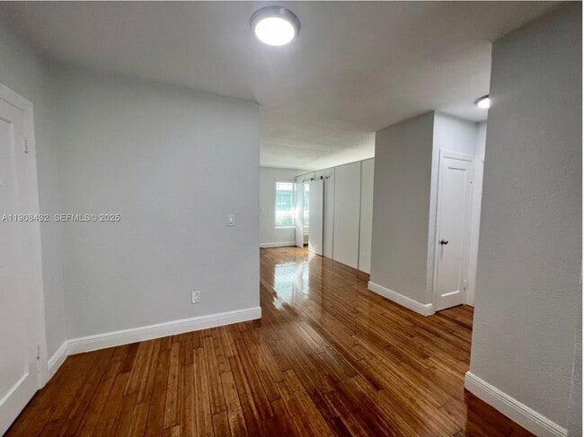 7315 Carlyle Ave in Miami Beach, FL - Building Photo - Building Photo