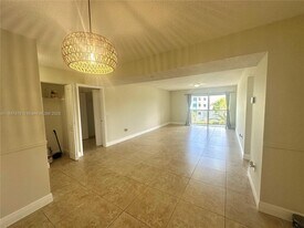 21133 SW 85th Ave in Cutler Bay, FL - Building Photo