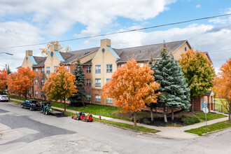 Miles Manor in Ecorse, MI - Foto de edificio - Building Photo