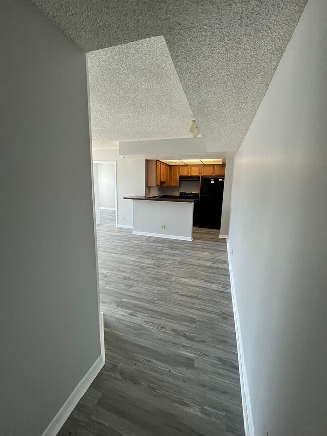 706 Executive Center Dr in West Palm Beach, FL - Building Photo - Building Photo