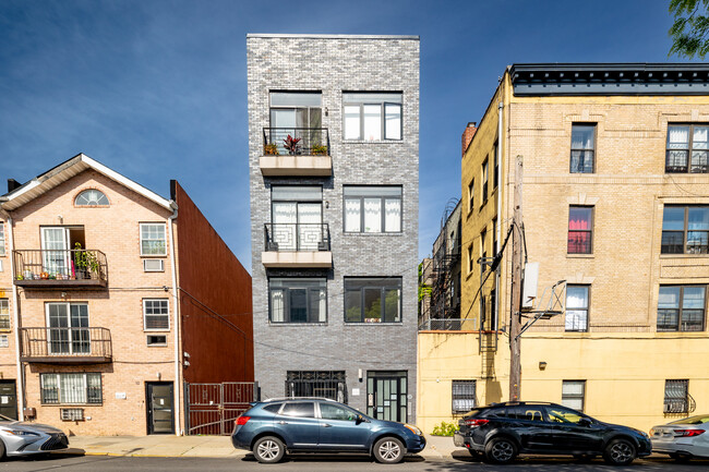 90 Troy Ave in Brooklyn, NY - Building Photo - Building Photo