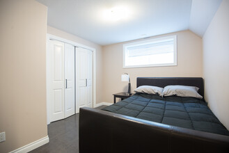 820 Cumberland Ave S in Saskatoon, SK - Building Photo - Building Photo
