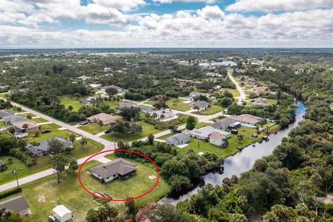 11655 Claremont Dr in Port Charlotte, FL - Building Photo - Building Photo