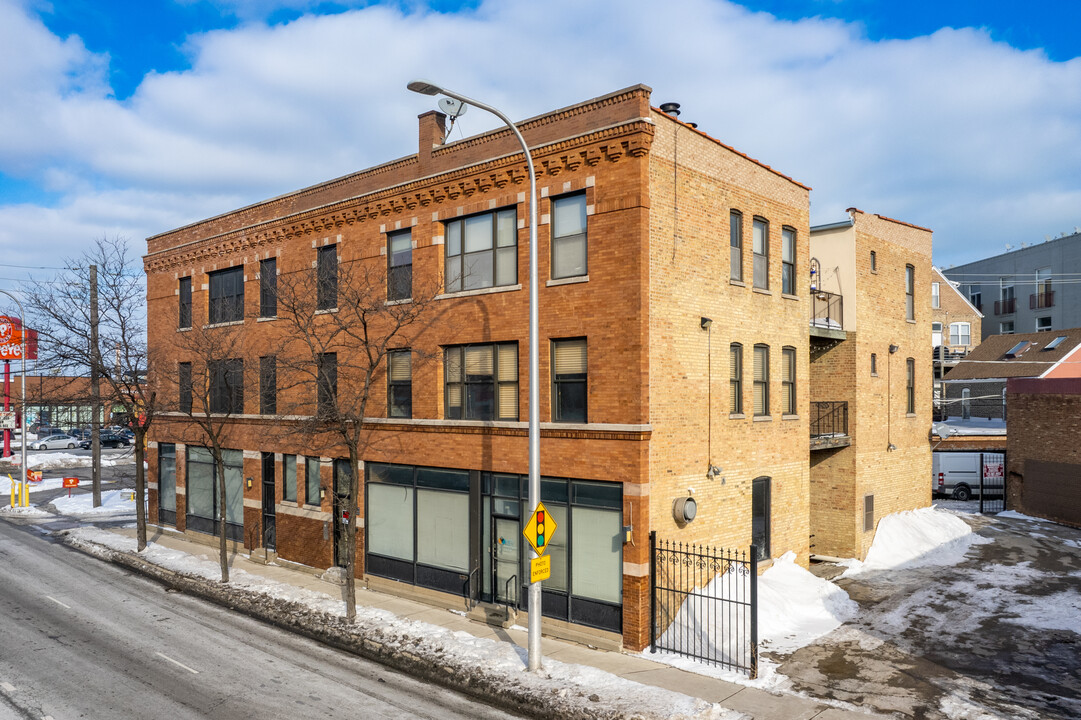 2355 N Damen Ave in Chicago, IL - Building Photo