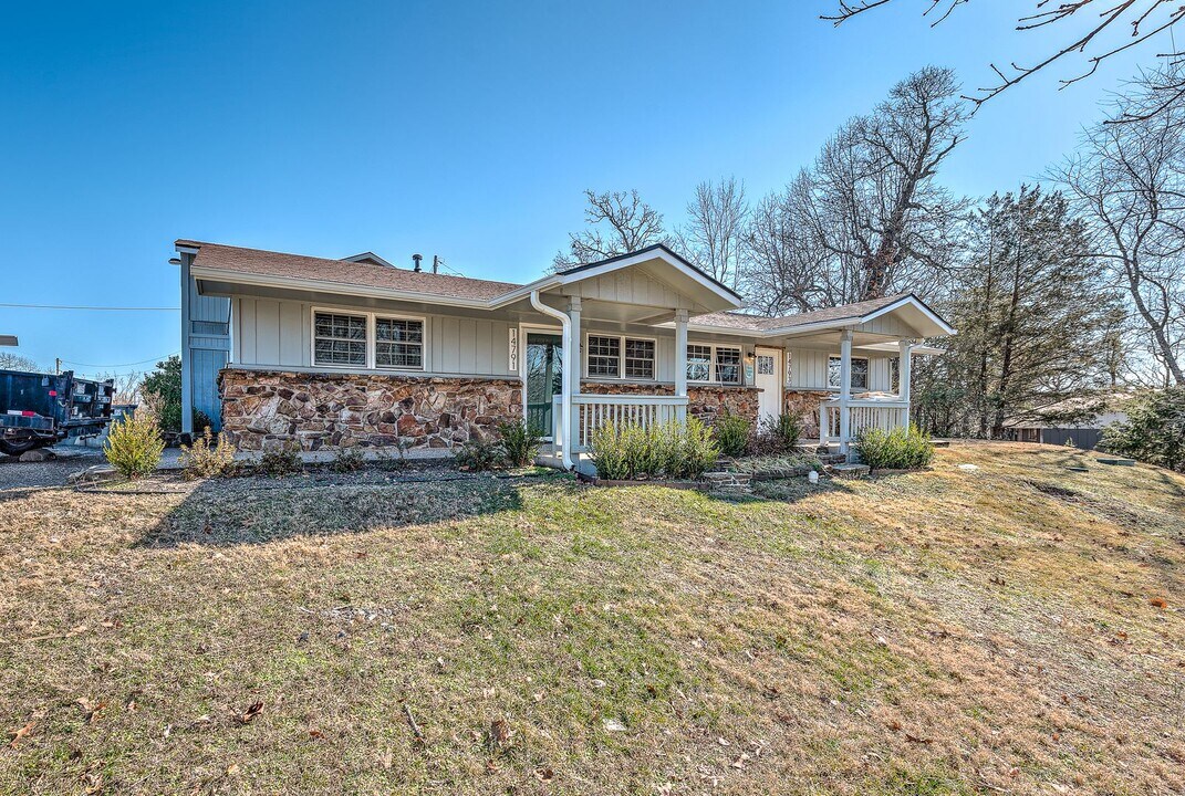 14791-14793 Dutchmans Dr in Rogers, AR - Building Photo
