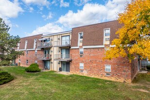 Fairmont Place in Whitehall, PA - Building Photo