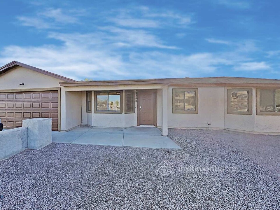 443 N Merrill Rd in Mesa, AZ - Building Photo