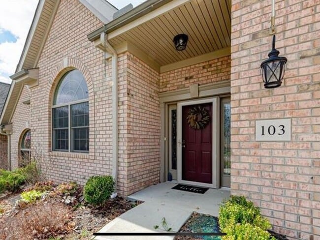 103 Elm St in Imperial, PA - Building Photo - Building Photo