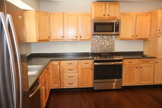 2415 Shellpot Dr in Wilmington, DE - Building Photo - Building Photo