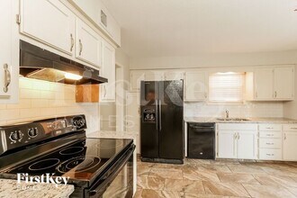 15208 W 91st Pl in Lenexa, KS - Building Photo - Building Photo