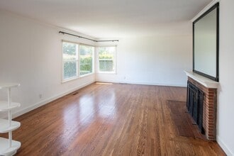 1437 Cabrillo Ave in Burlingame, CA - Building Photo - Building Photo