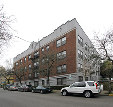 Palace Court in Portland, OR - Building Photo - Building Photo