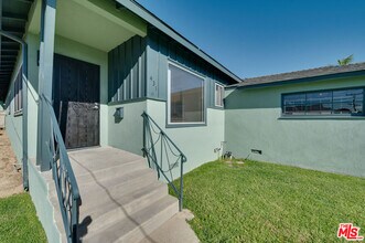 431 W Acacia Ave in El Segundo, CA - Building Photo - Building Photo