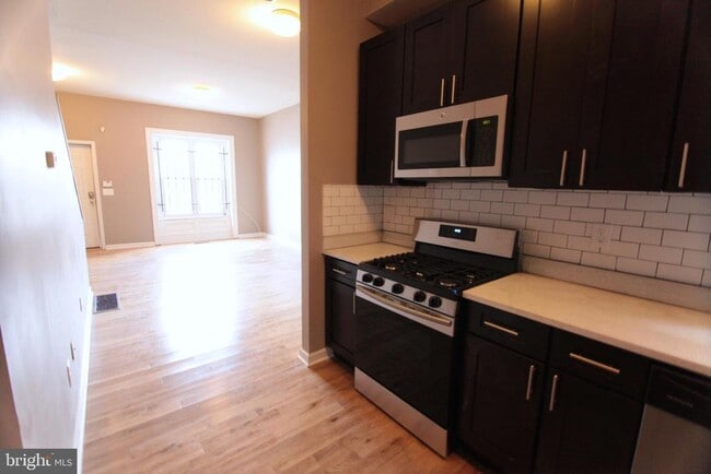 1908 N 17th St in Philadelphia, PA - Building Photo - Building Photo