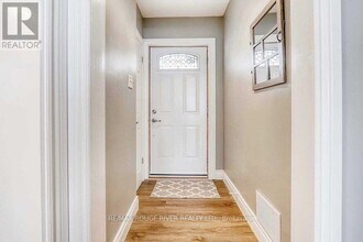 409 Peel St in Whitby, ON - Building Photo - Building Photo