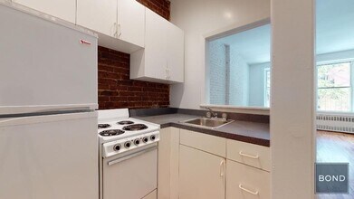 348 E 87th St in Manhattan, NY - Building Photo - Building Photo