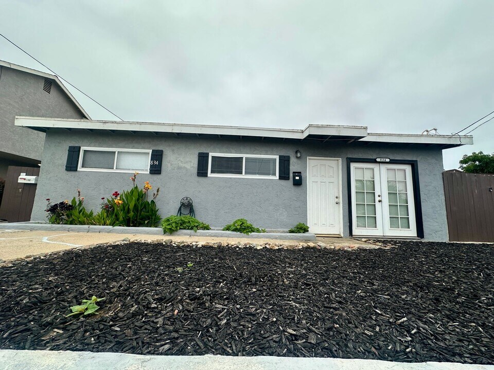 830-34 11th St in Imperial Beach, CA - Building Photo