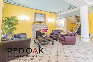 5640 Franklin Ave in Los Angeles, CA - Building Photo