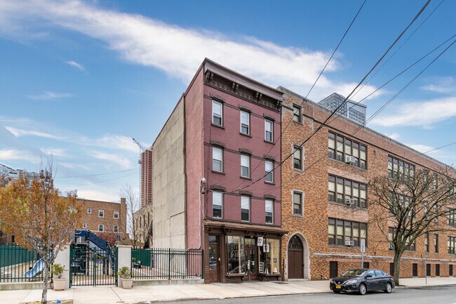 177 York St