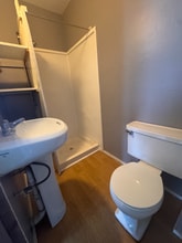 65 Pleasant St, Unit 1-11 in Claremont, NH - Foto de edificio - Building Photo