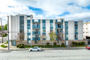 398 Parrott St in San Leandro, CA - Building Photo