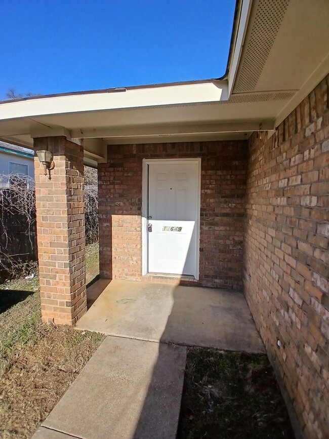 13649-13651 Biggs St in Dallas, TX - Building Photo - Building Photo