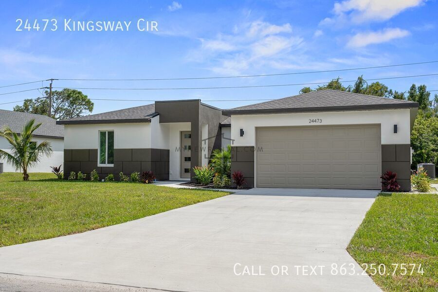 24473 SW Kingsway Cir in Punta Gorda, FL - Building Photo