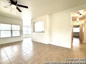 7206 Great Lakes Dr in San Antonio, TX - Building Photo - Building Photo