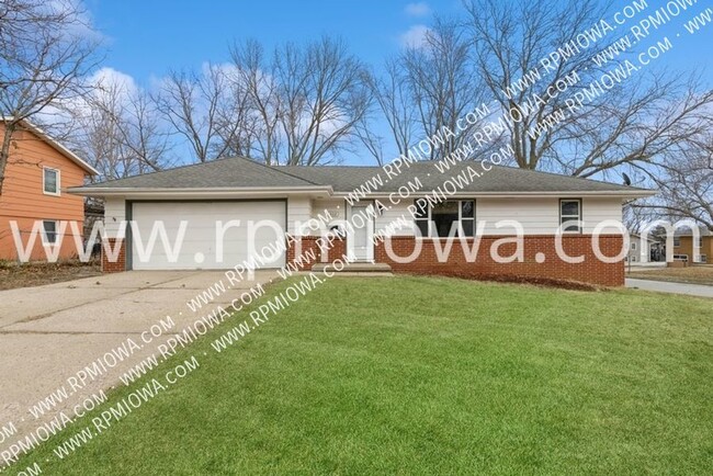 1402 Linden Dr