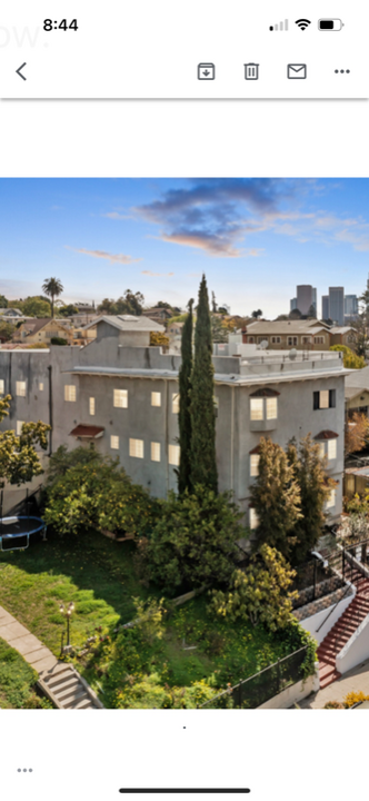 1072 Laguna Ave in Los Angeles, CA - Building Photo