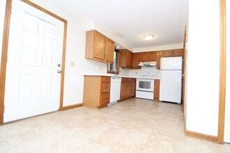 37 Oak Hill Rd in Standish, ME - Building Photo - Building Photo