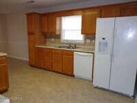 331 Richmond Dr photo'