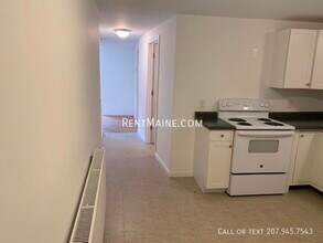 27 Margin St in Orono, ME - Building Photo - Building Photo