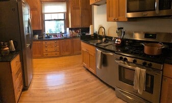 3235 Dupont Avenue South in Minneapolis, MN - Building Photo