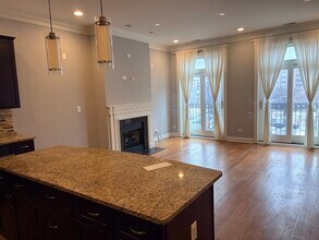 218 N Halsted St in Chicago, IL - Building Photo - Building Photo