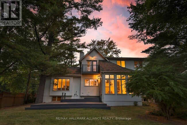 1310 Duncan Rd in Oakville, ON - Building Photo - Building Photo