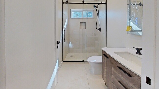 7536 Newcastle Ave in Los Angeles, CA - Building Photo - Building Photo