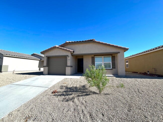 2454 Tapatio Dr in Bullhead City, AZ - Foto de edificio - Building Photo