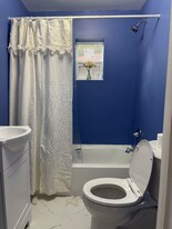 208 St John St in Bastrop, LA - Building Photo