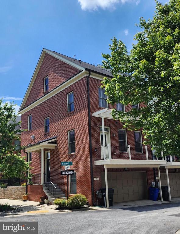 property at 2 Maxwell Square