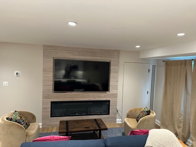 3355 University Blvd W, Unit T7 in Kensington, MD - Building Photo - Building Photo