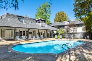 Sycamore Green Apartments in Concord, CA - Building Photo